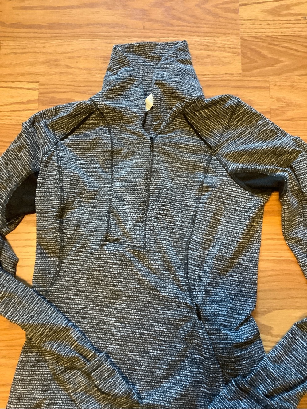 lululemon athletica pullover - Picture 2 of 6